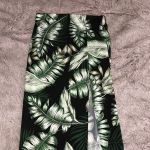 Tropical skirt with slit
